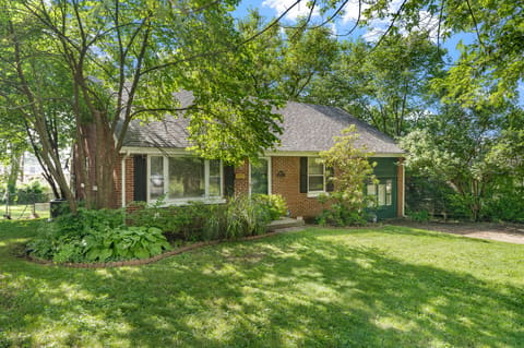 2009 Dellwood Drive, Lexington, KY 40503 — photo 2