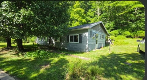 582 Clifton Road, Frenchburg, KY 40322 — photo 3