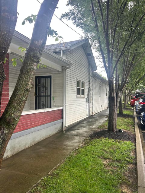 1138 Reutlinger Avenue, Louisville, KY 40204 — photo 5