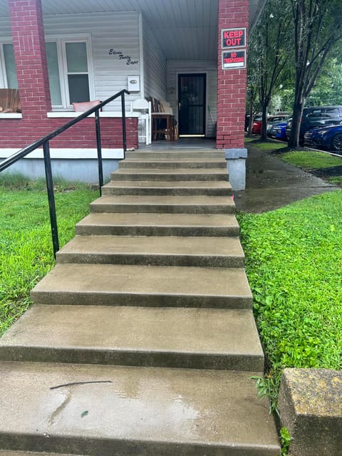1138 Reutlinger Avenue, Louisville, KY 40204 — photo 3