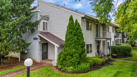 4410 Wisteria Landing Circle 208, Louisville, KY 40218 — photo 2