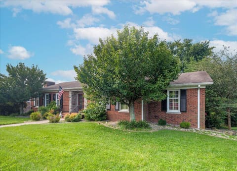 102 Dogwood Drive, Lancaster, KY 40444 — photo 2