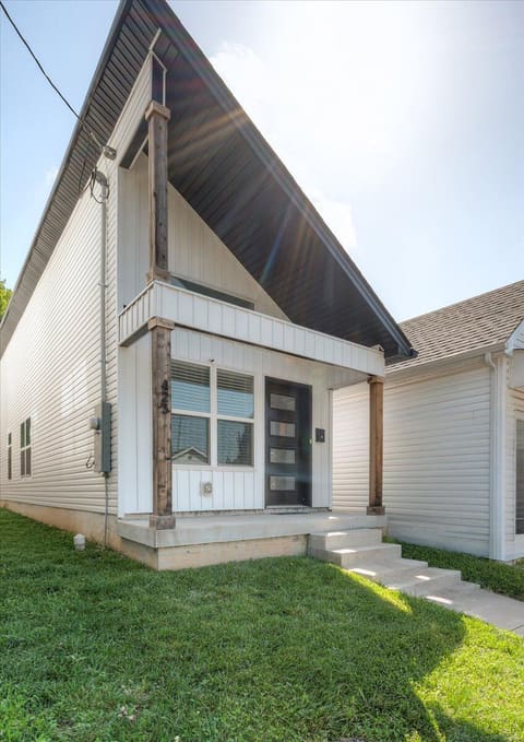 423 E Second Street, Lexington, KY 40508 — photo 2