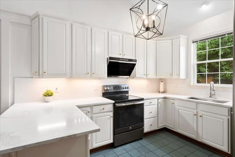 2316 Valencia Drive, Lexington, KY 40513 — photo 5