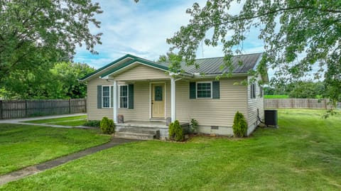 313 W Highway 1376, East Bernstadt, KY 40729 — photo 2