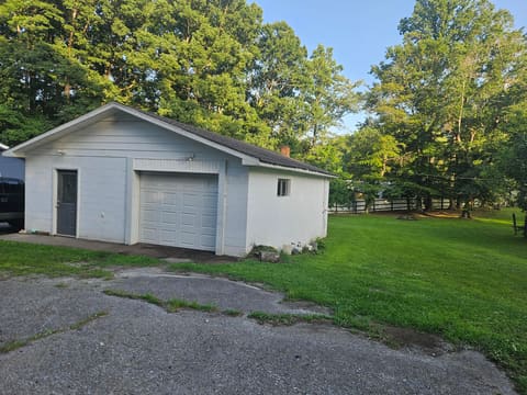 1229 KY-80, Russell Springs, KY 42642 — photo 2