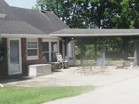 1116 Duckers Road, Midway, KY 40347 — photo 2
