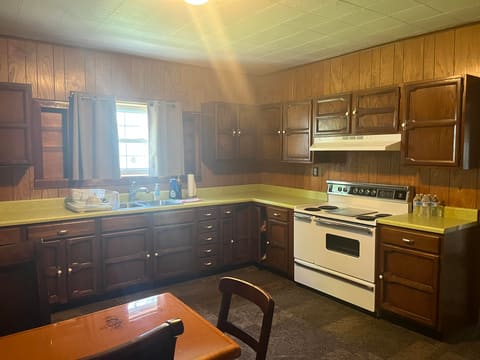 249 W Main Street, Lynch, KY 40855 — photo 5