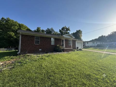 297 Oak Street, Russell Springs, KY 42642 — photo 2