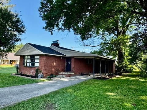 1010 W Chester, Middlesboro, KY 40965 — photo 2