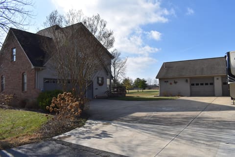 8255 Old Lovelaceville Road, Paducah, KY 42001 — photo 2