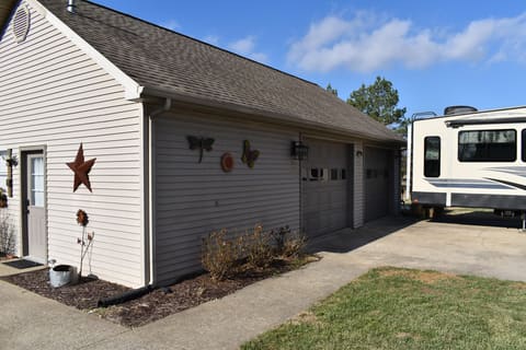 8255 Old Lovelaceville Road, Paducah, KY 42001 — photo 4