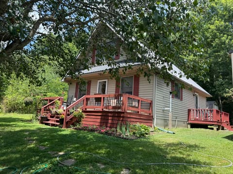 1671 Smith Grove Road, Burkesville, KY 42717 — photo 3