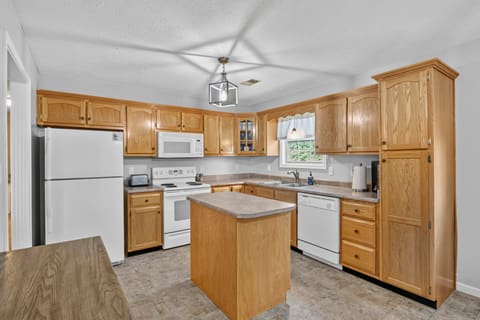320 Kings Trace Drive, Berea, KY 40403 — photo 4