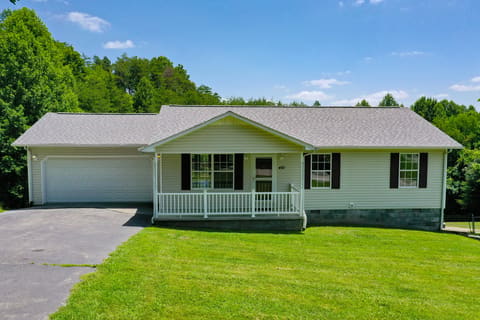 491 Hopkins Cemetery Road, Lily, KY 40740 — photo 2