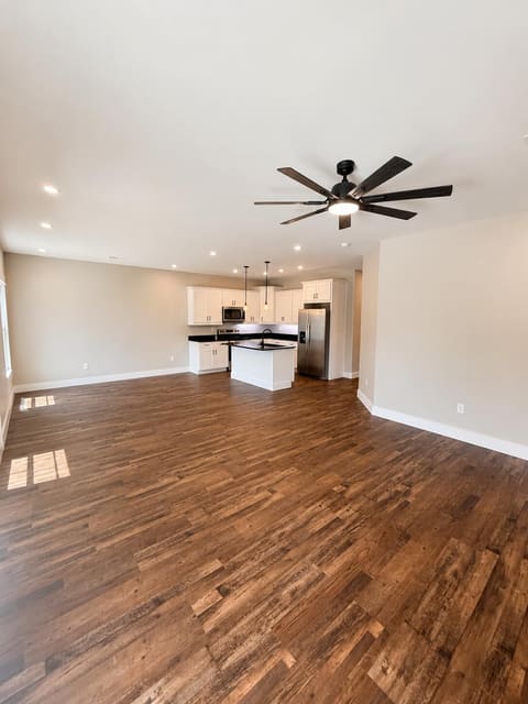 1011 W Shelby Street, Junction City, KY 40440 — photo 4