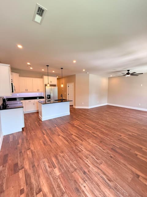 1011 W Shelby Street, Junction City, KY 40440 — photo 5