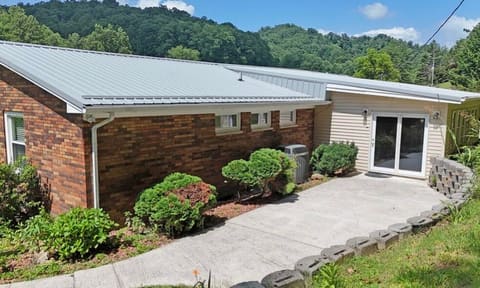 3590 KY-638, Manchester, KY 40962 — photo 4