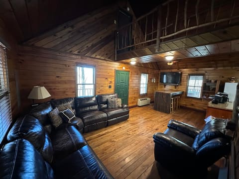 534 Cave Hollow Rd Road, Rogers, KY 41365 — photo 2