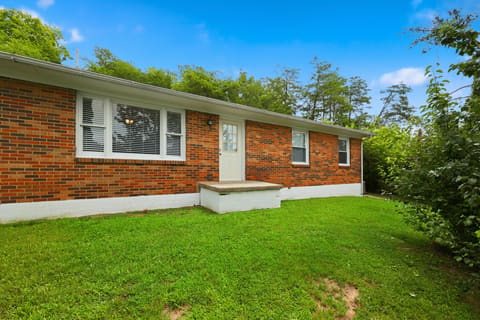 104 Crouch Lane, Irvine, KY 40336 — photo 2