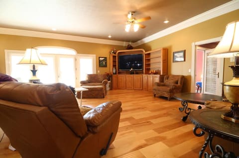 2933 Trace Creek Church Rd Road, Mayfield, KY 42066 — photo 2