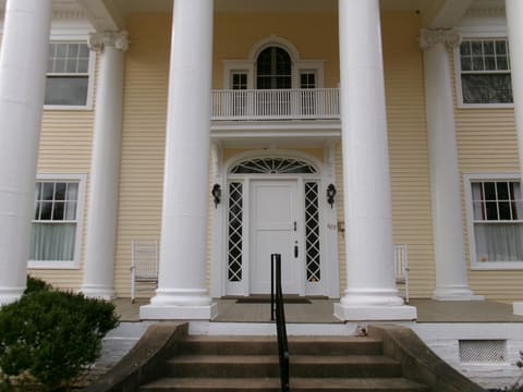 629 S 2nd Street, Mayfield, KY 42066 — photo 2