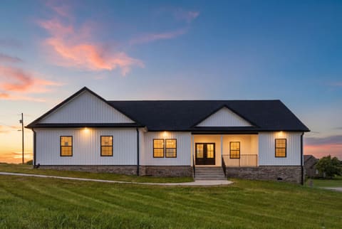 617 Ridge Crest Drive, Harrodsburg, KY 40330 — photo 2