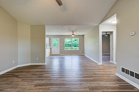 138 Kimberly Court, Taylorsville, KY 40071 — photo 5