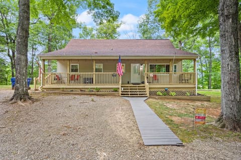 1060 Stone Gate Drive, Burnside, KY 42519 — photo 3