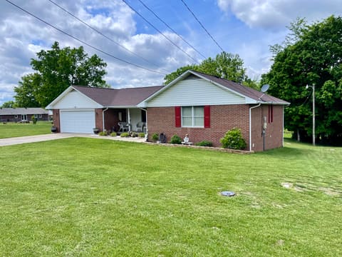 401 Centennial Drive, Princeton, KY 42445 — photo 2