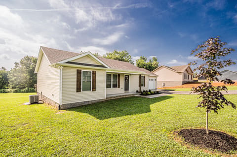 260 Walnut Grove Drive, Smiths Grove, KY 42171 — photo 3