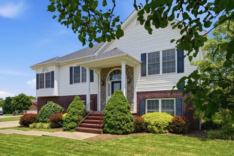1052 Running Brook Drive, Lawrenceburg, KY 40342 — photo 4
