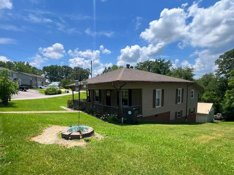 719 W Gordon Street, Corbin, KY 40701 — photo 2