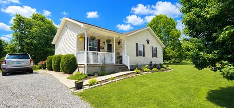 222 Kentucky Avenue, Junction City, KY 40440 — photo 2