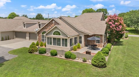 373 Chateau Place, Bronston, KY 42518 — photo 4