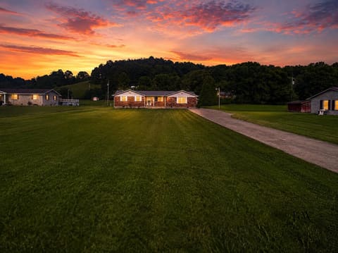 4621 Liberty Road, West Liberty, KY 41472 — photo 2