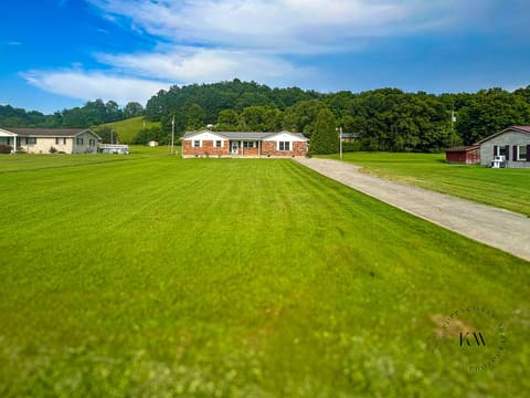 4621 Liberty Road, West Liberty, KY 41472 — photo 3