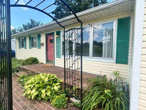 306 Brentwood Drive, Hopkinsville, KY 42240 — photo 2