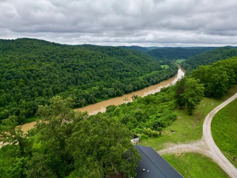 301 T Estes Road, Beattyville, KY 41311 — photo 2