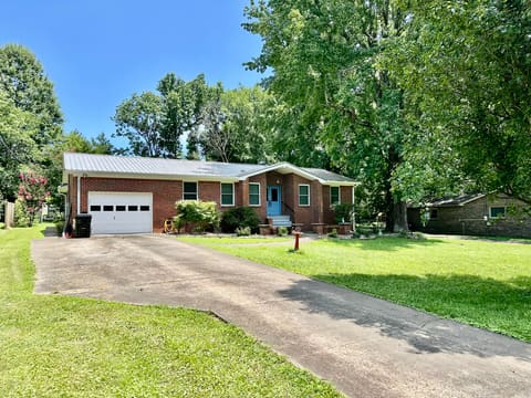 52 S Nottingham Lane, Murray, KY 42071 — photo 2