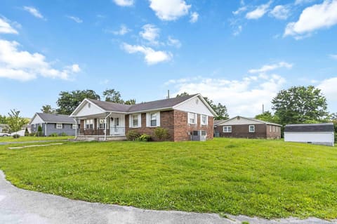 79 Meadow Lark Circle, Corbin, KY 40701 — photo 2
