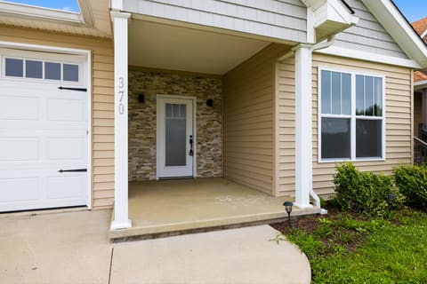 370 Persimmon Way, Harrodsburg, KY 40330 — photo 3