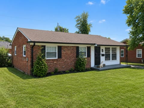 331 McDonald Drive, Versailles, KY 40383 — photo 3