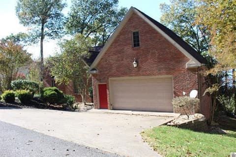138 Elizabeth Drive, Eddyville, KY 42038 — photo 2