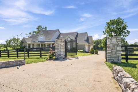 106 Stirling Lane, Versailles, KY 40383 — photo 5