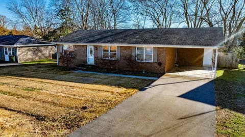 411 Hershey Drive, Hopkinsville, KY 42240 — photo 2