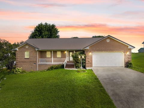 85 E Cherry Drive, Science Hill, KY 42553 — photo 2