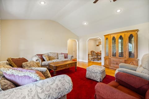 85 E Cherry Drive, Science Hill, KY 42553 — photo 3