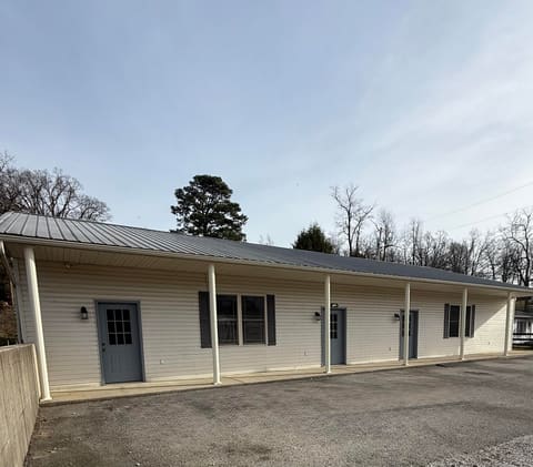 14674 US-421 N Highway, McKee, KY 40447 — photo 2