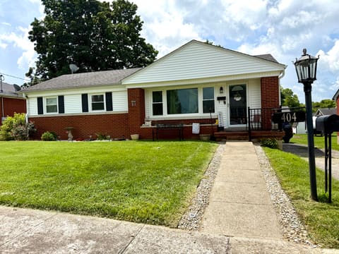 404 College Manor, Harrodsburg, KY 40330 — photo 3